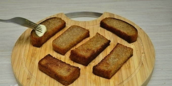 Домашние гренки с чесноком